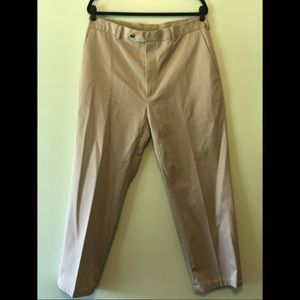 EUC Jos A Bank Traveler’s Collection Khaki